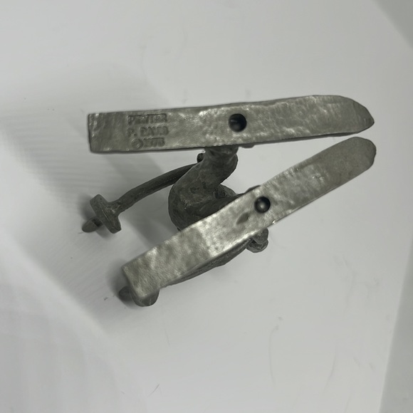 Vintage Miniature Pewter Snow Skier, 1975 P Davis Pewter - Picture 4 of 5